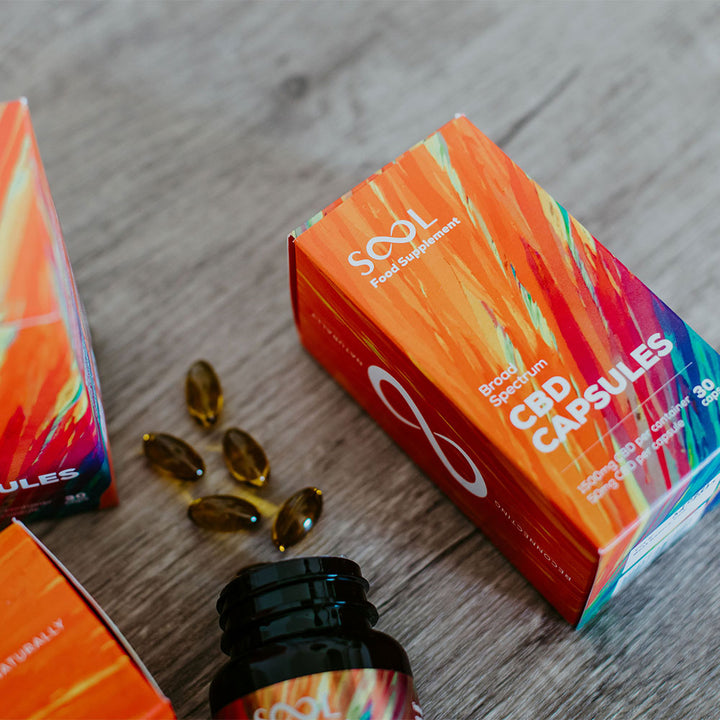 softgels-50mg-cbd-sool-detalle-envase-caja